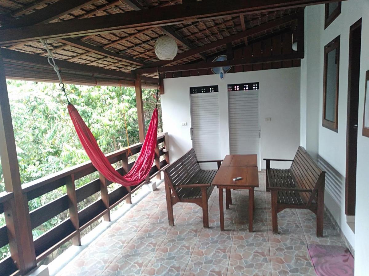 Treetop Guesthouse And Bungalows Сабанг Екстериор снимка