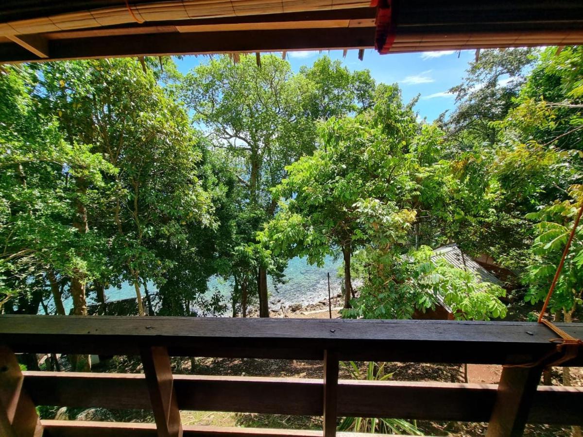Treetop Guesthouse And Bungalows Сабанг Екстериор снимка