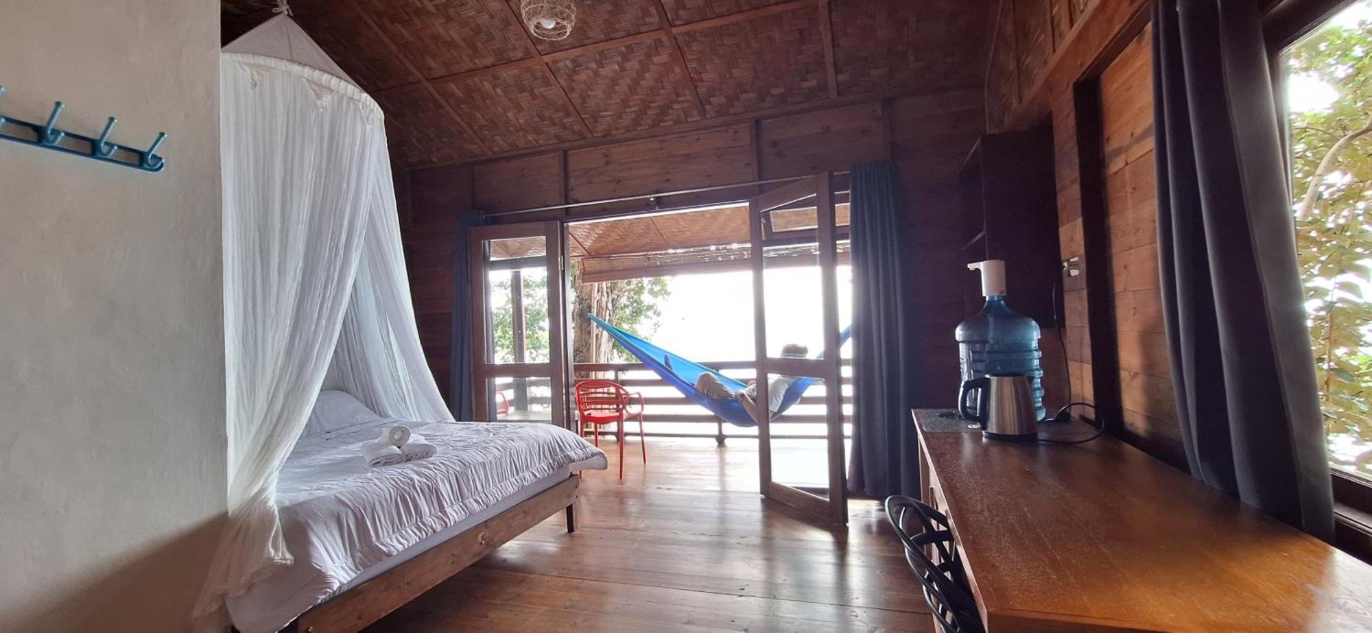 Treetop Guesthouse And Bungalows Сабанг Екстериор снимка
