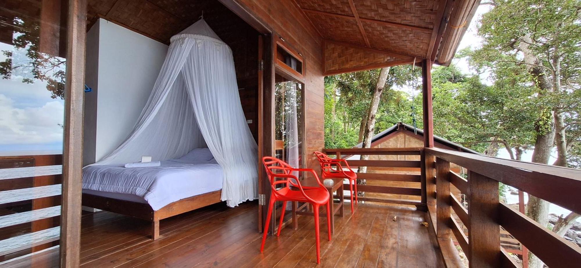Treetop Guesthouse And Bungalows Сабанг Екстериор снимка