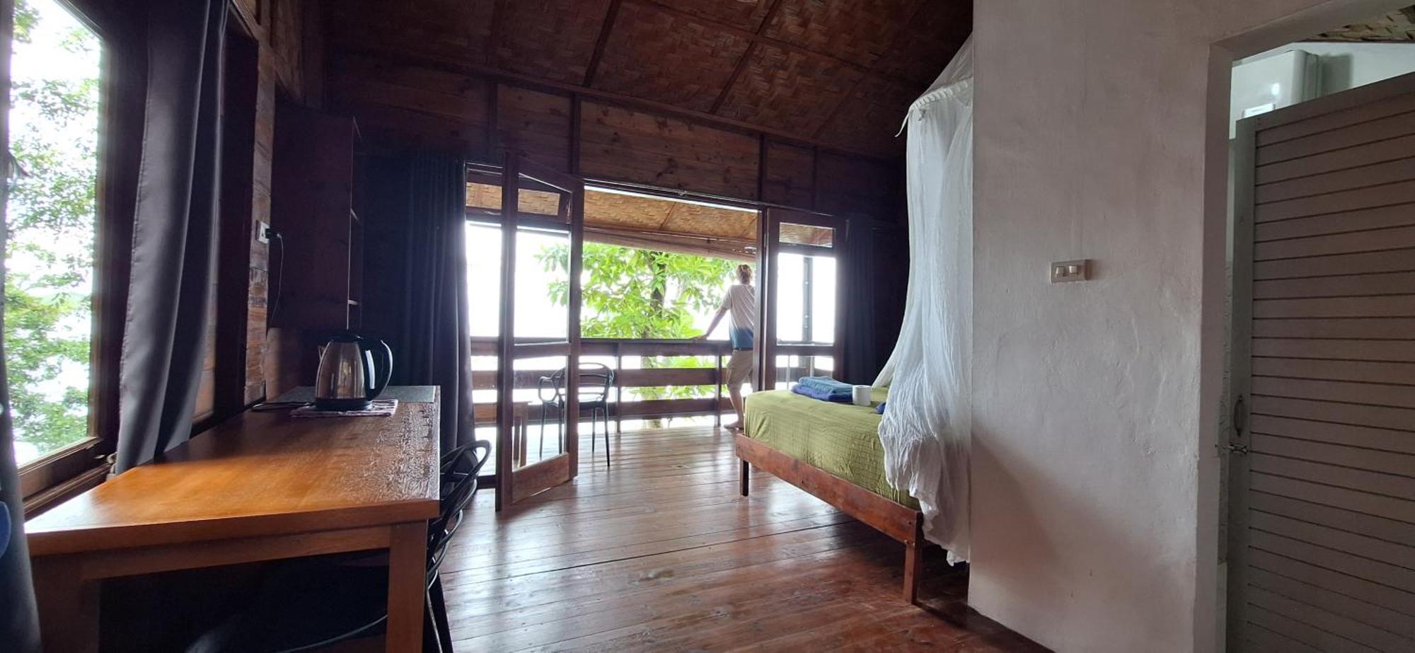 Treetop Guesthouse And Bungalows Сабанг Екстериор снимка