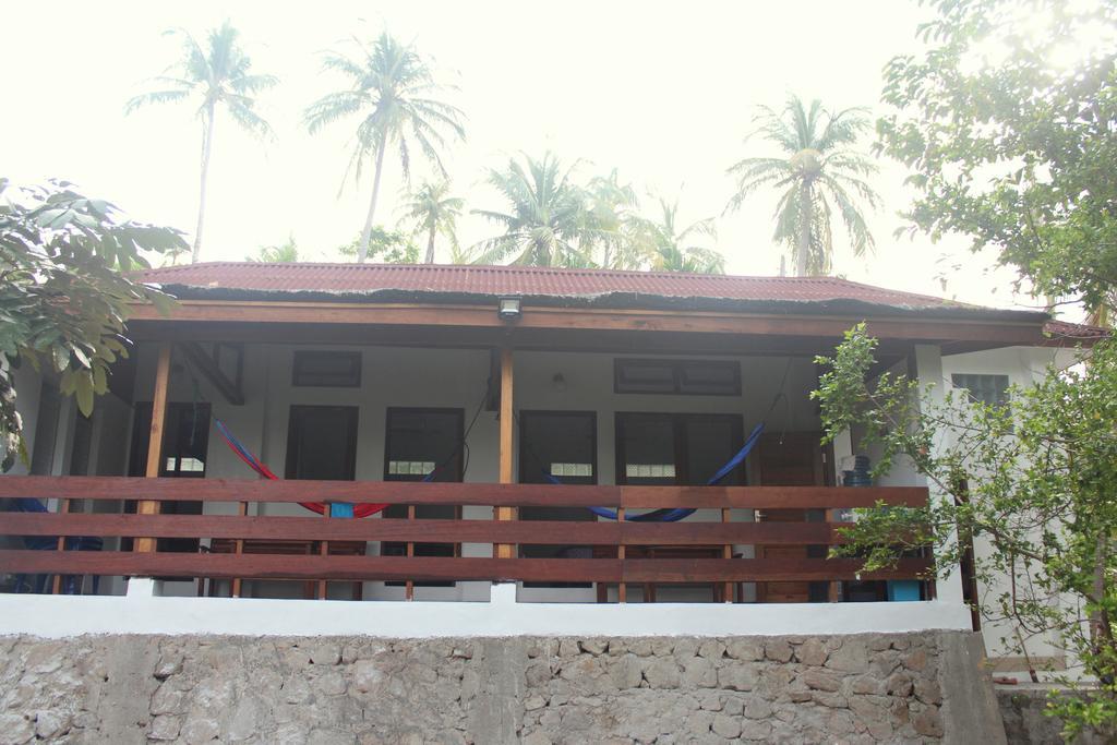 Treetop Guesthouse And Bungalows Сабанг Екстериор снимка